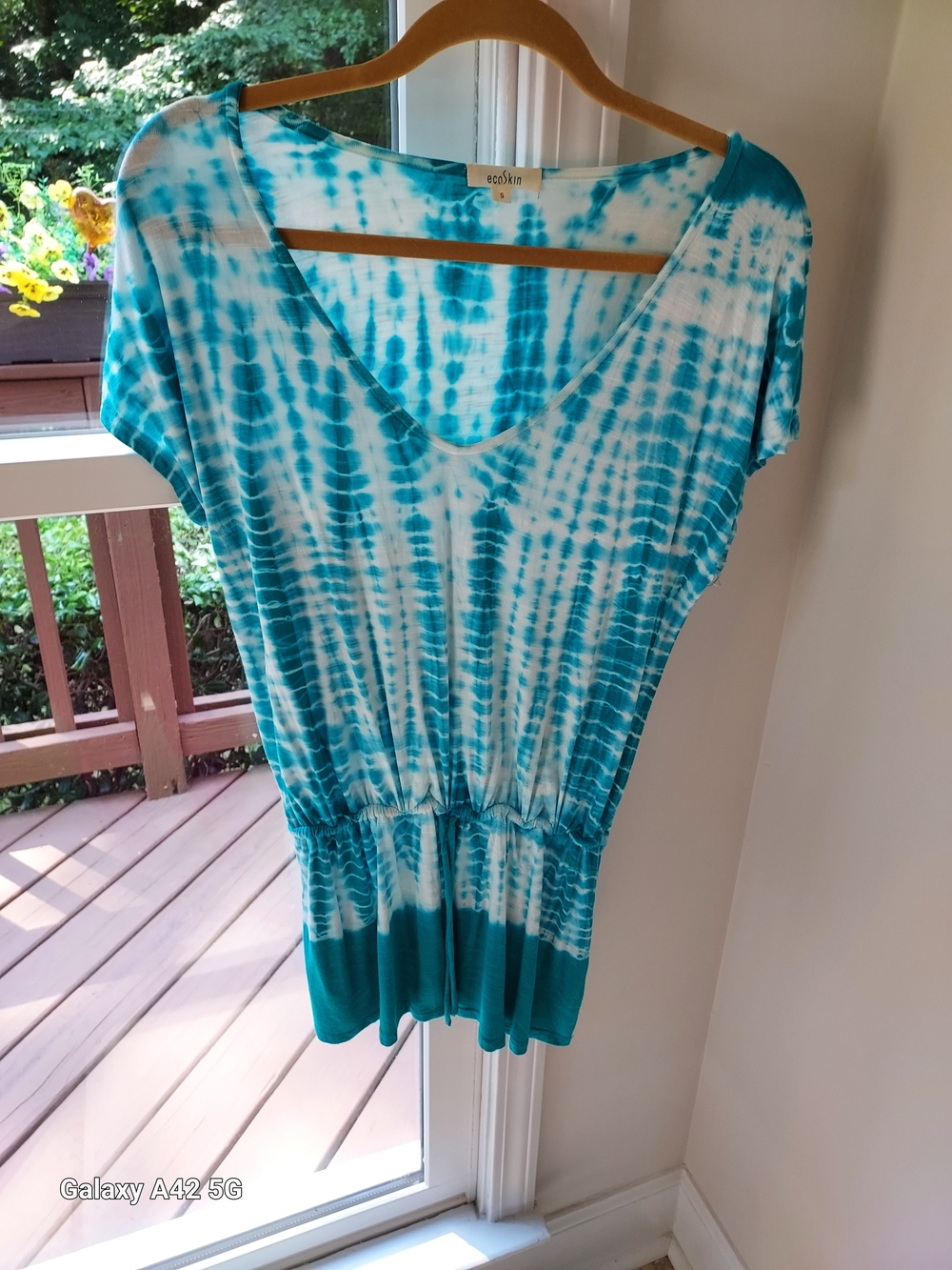 Women's Teal Tie-Dye V-Neck Top
